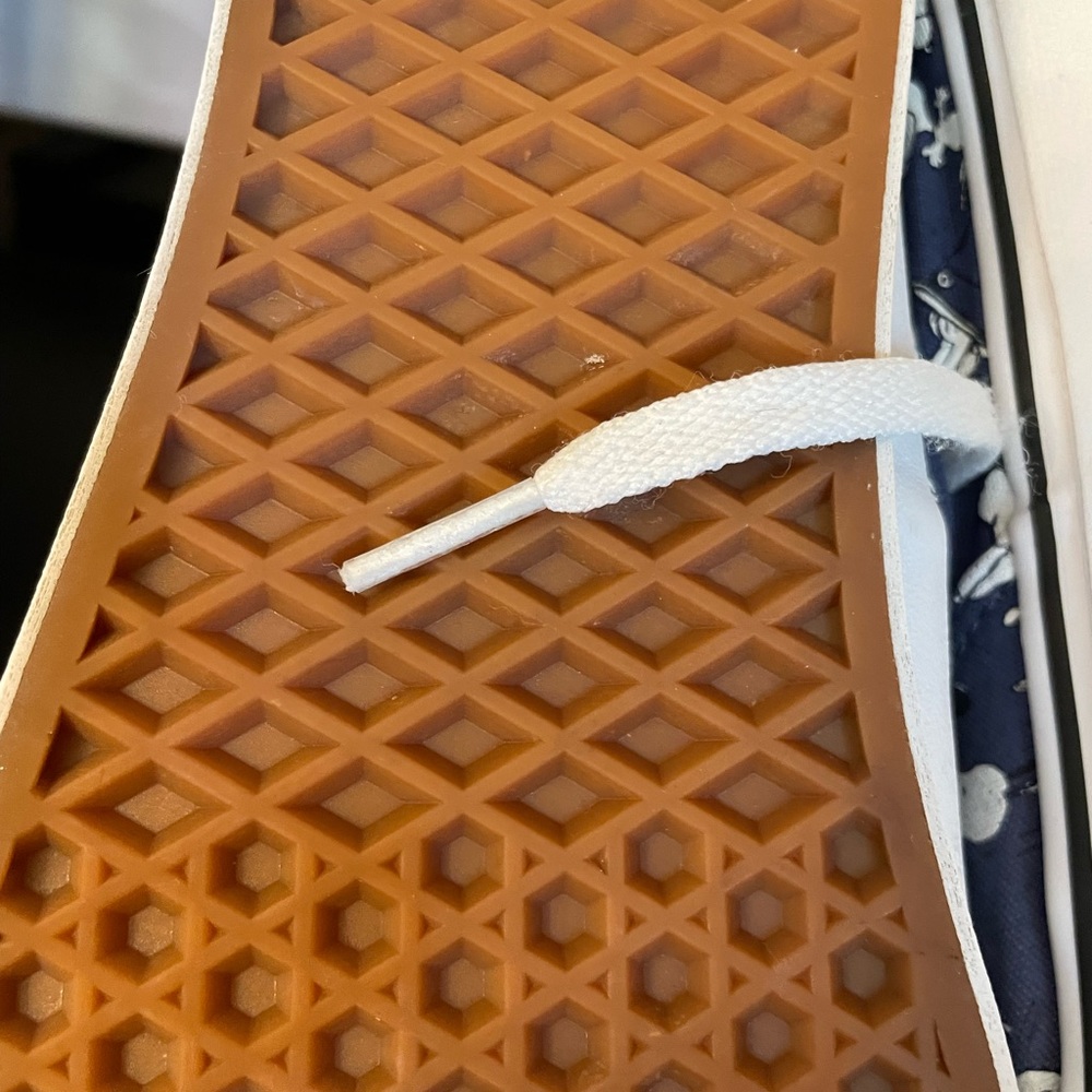 Snoopy Vans  size 12 men’s